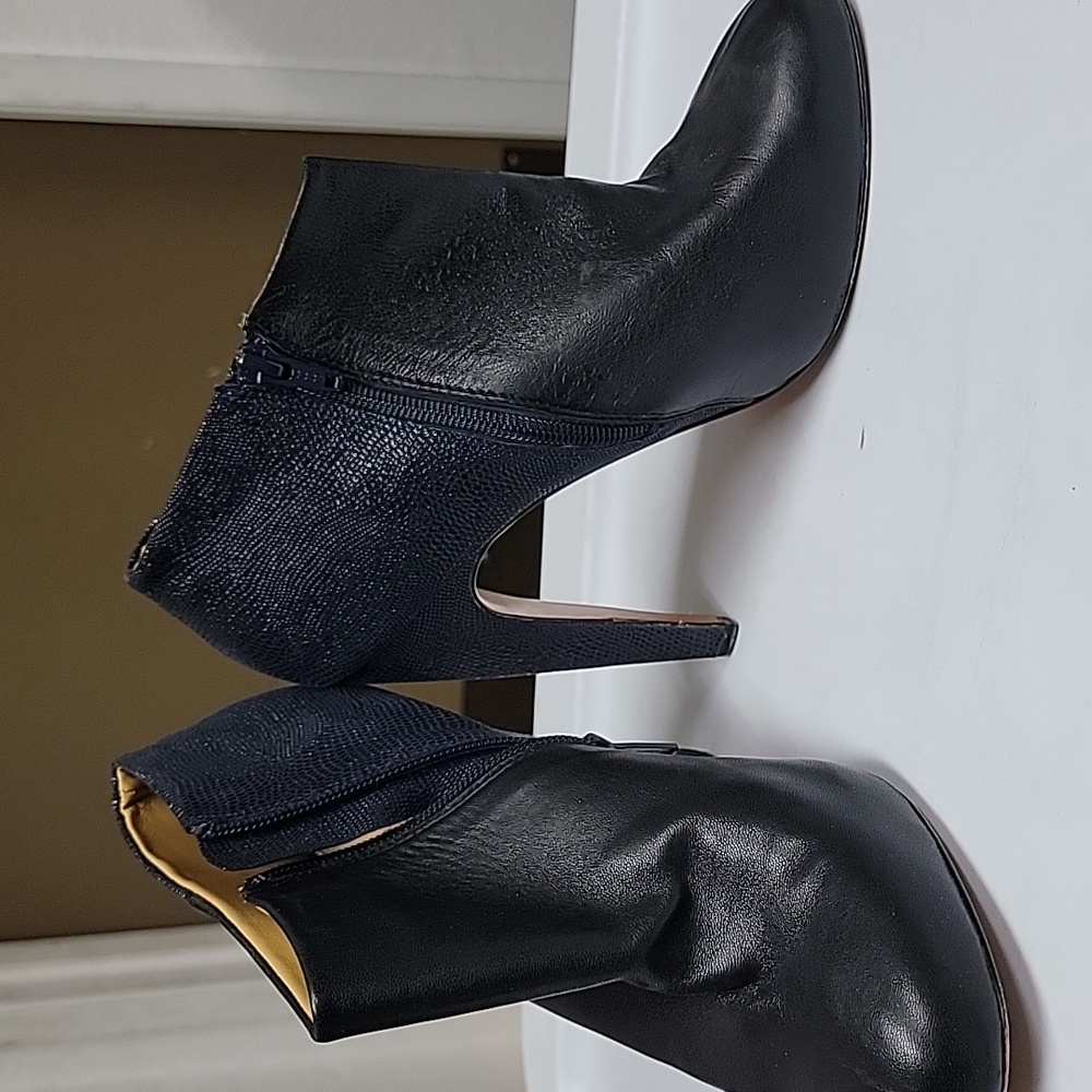 Badgley Mischka Ankle Boots sz8.5M